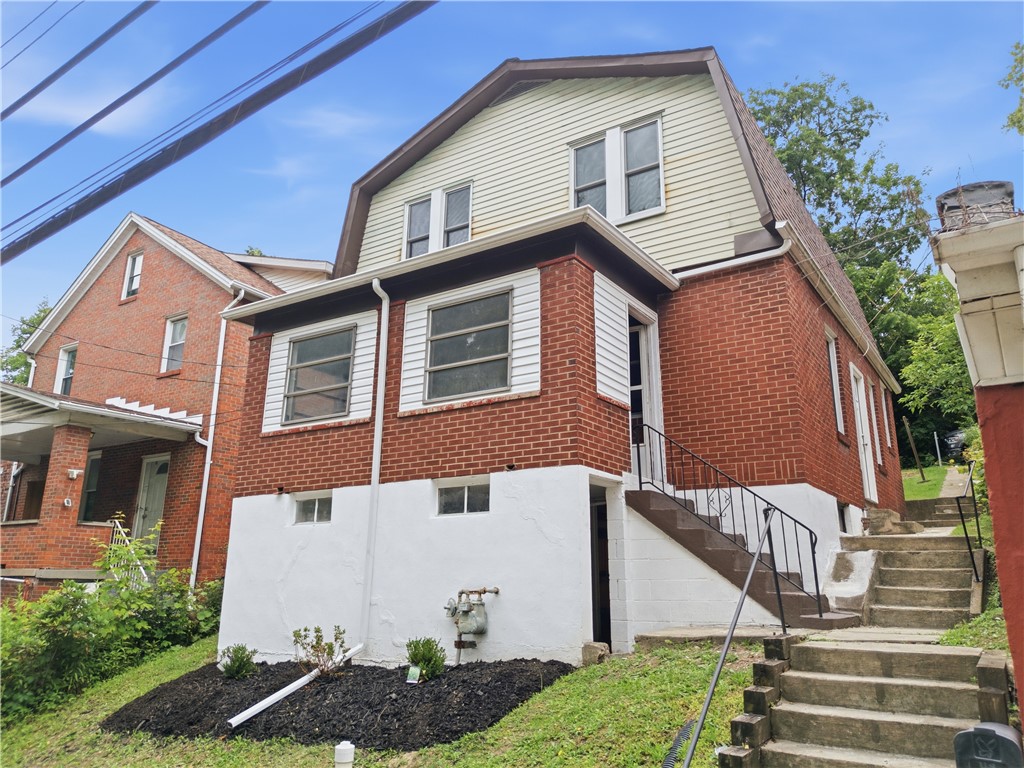 905 Rebecca — photo 1