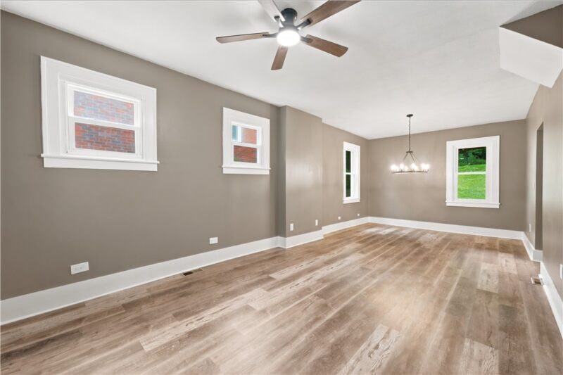 905 Rebecca — photo 3