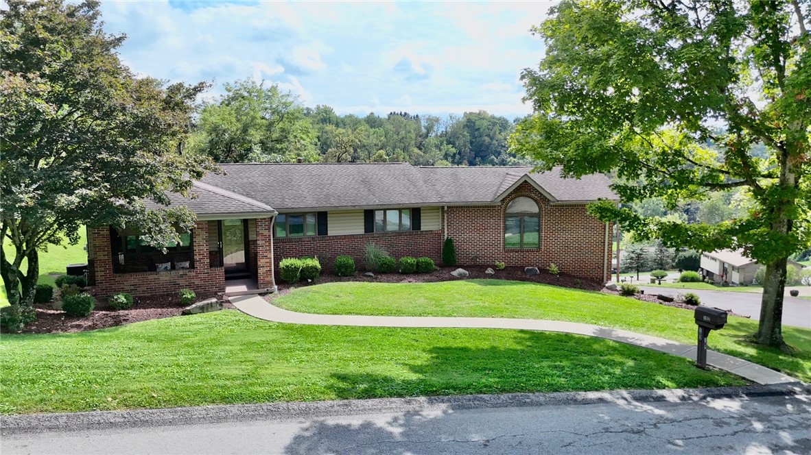 102 Thomas Dr — photo 1