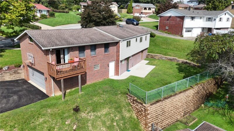 102 Thomas Dr — photo 3