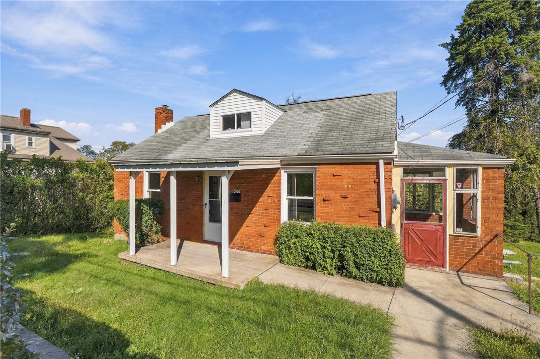 428 Grandview Ave — photo 1