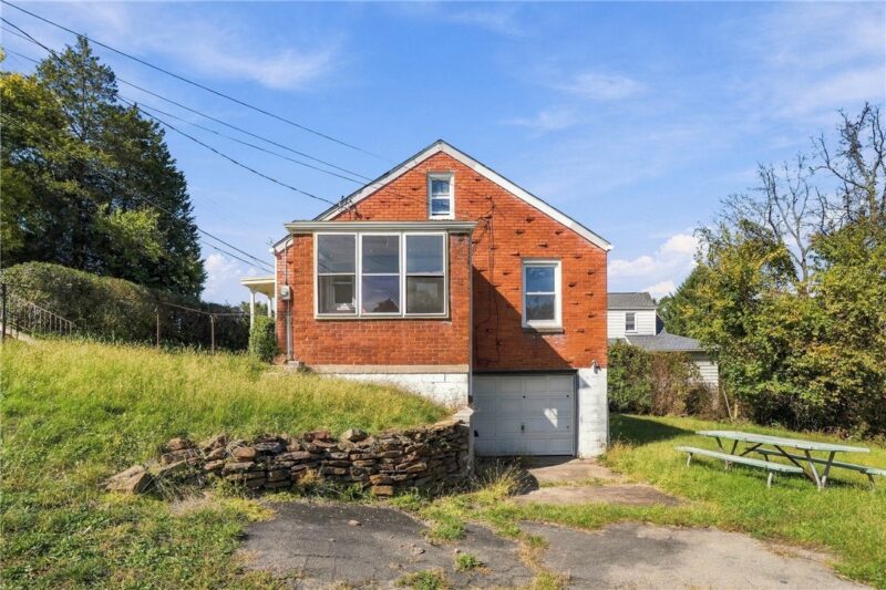 428 Grandview Ave — photo 2