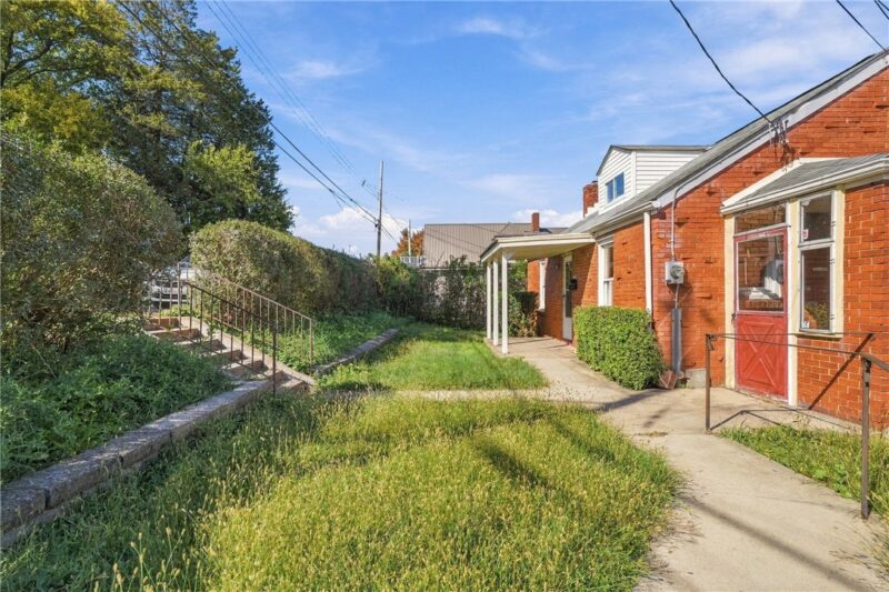 428 Grandview Ave — photo 4