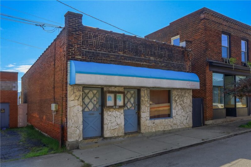 1723 Lowrie — photo 3