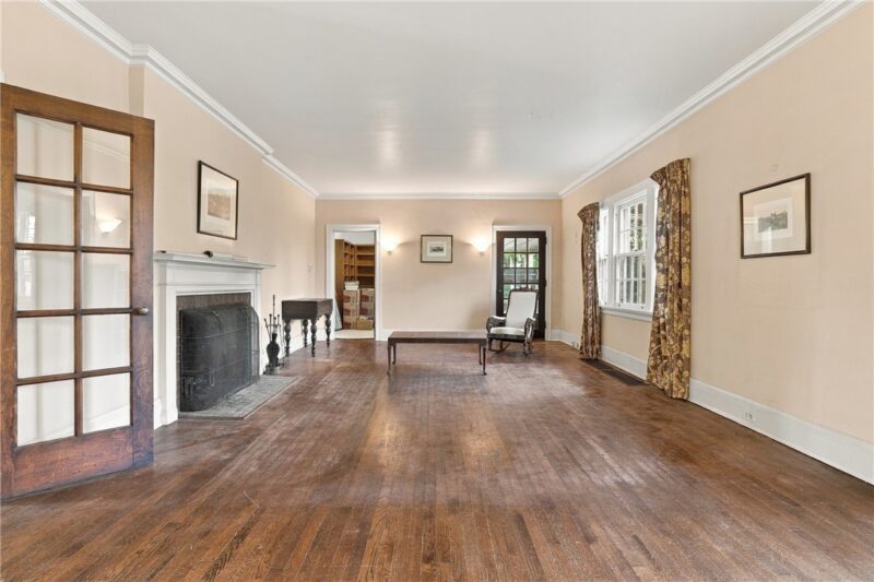 311 Dorseyville Rd — photo 4