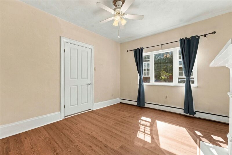 2207 Sarah Street — photo 7