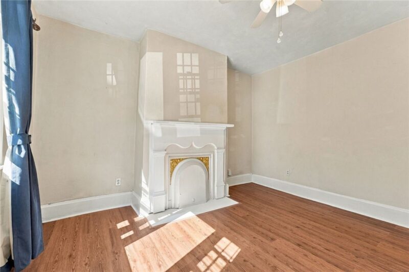 2207 Sarah Street — photo 8