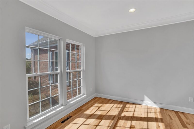 2084 Majestic Dr — photo 6