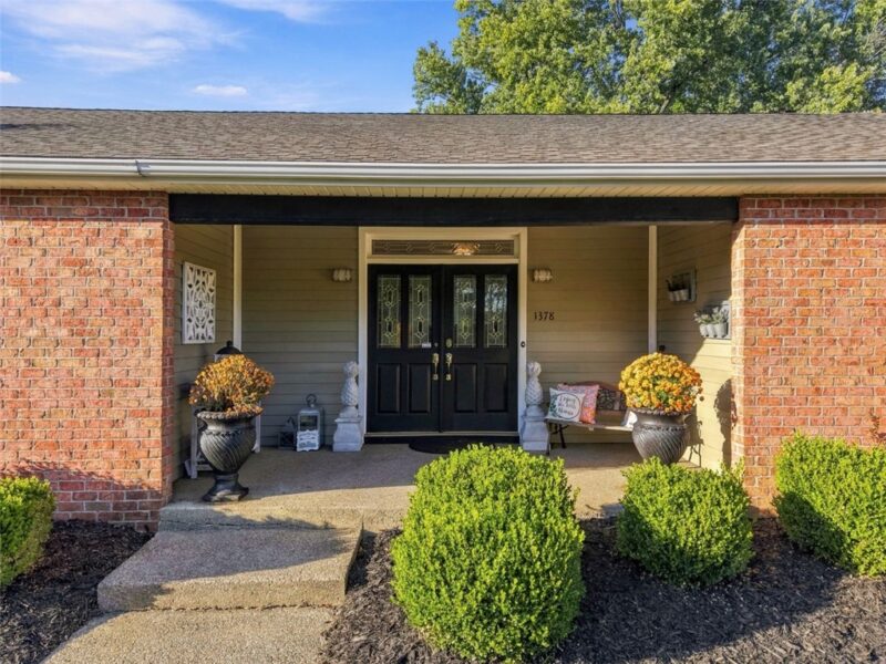 1378 Macarthur Drive Ext — photo 2