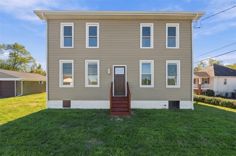 240 Stewart St — photo 2