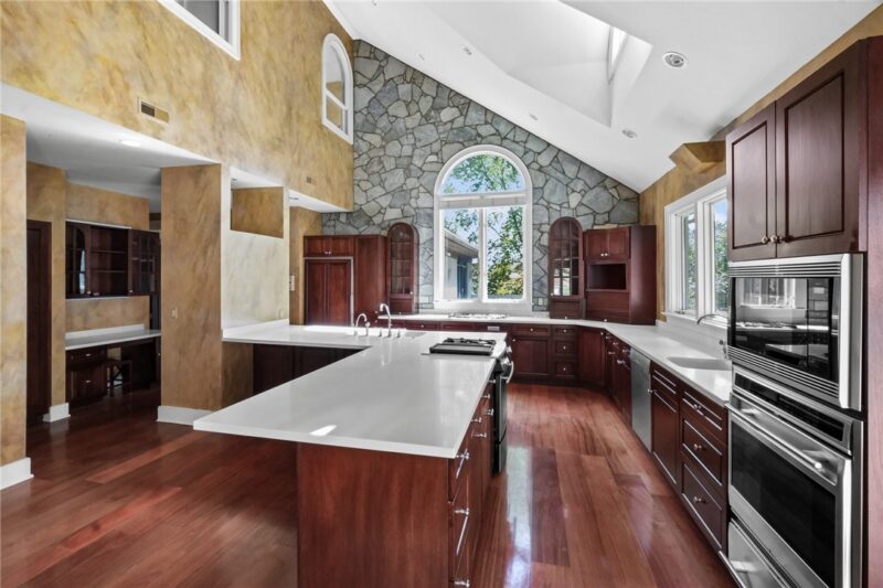 310 Mingo Rd — photo 8