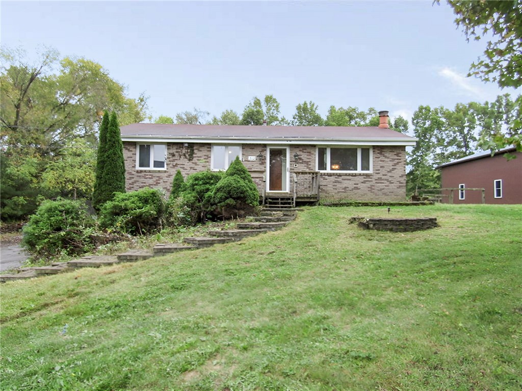 312 Leslie Rd — photo 1