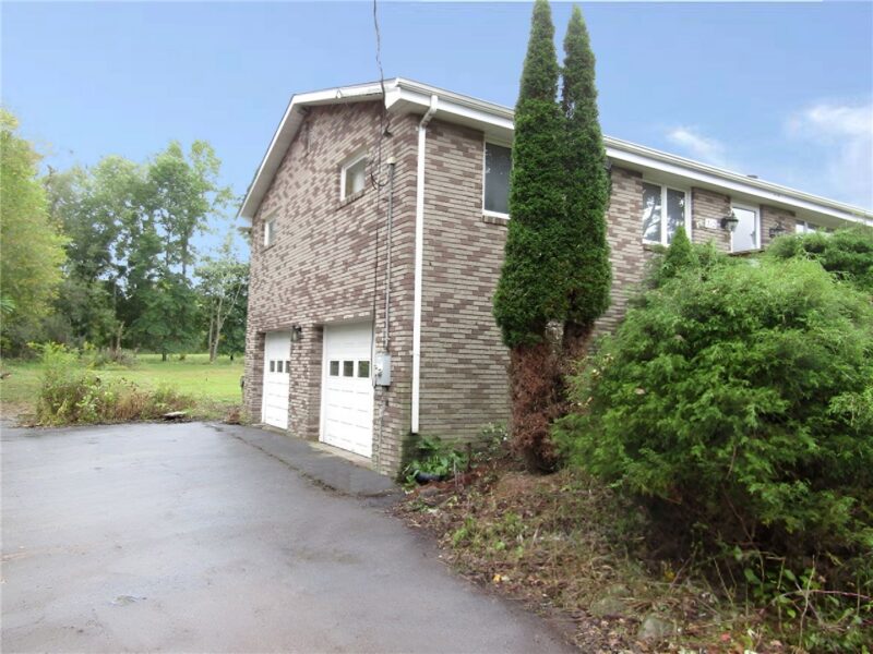 312 Leslie Rd — photo 2
