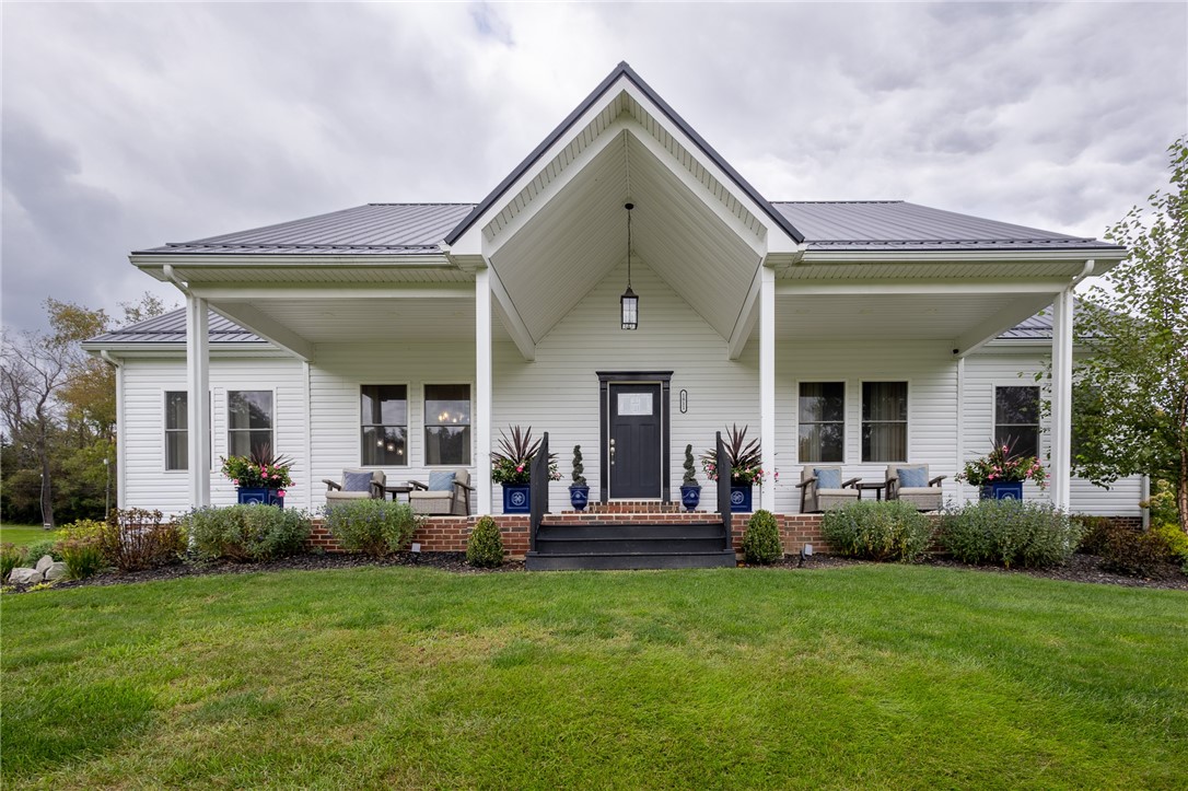 1811 Locust Ln — photo 1