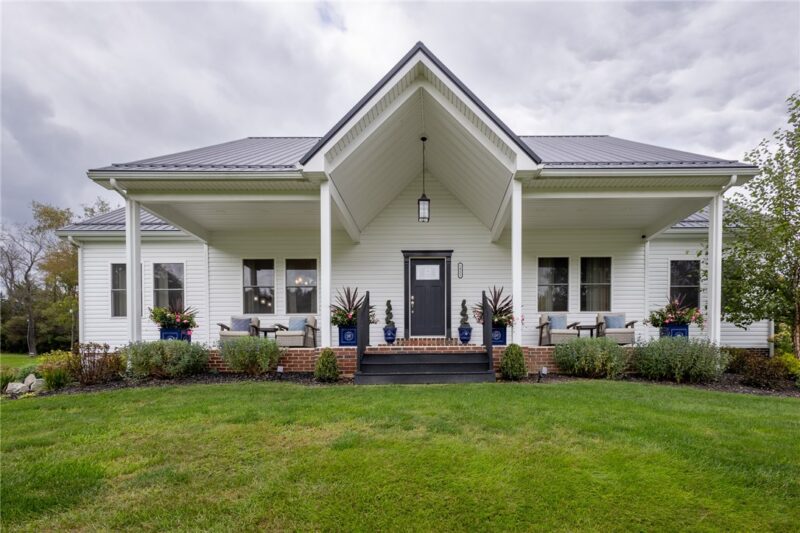 1811 Locust Ln