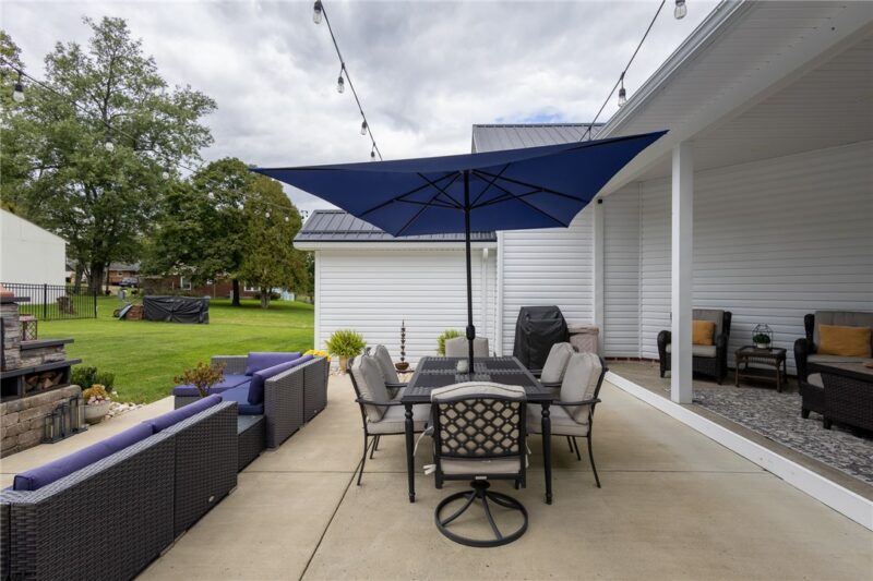 1811 Locust Ln — photo 6