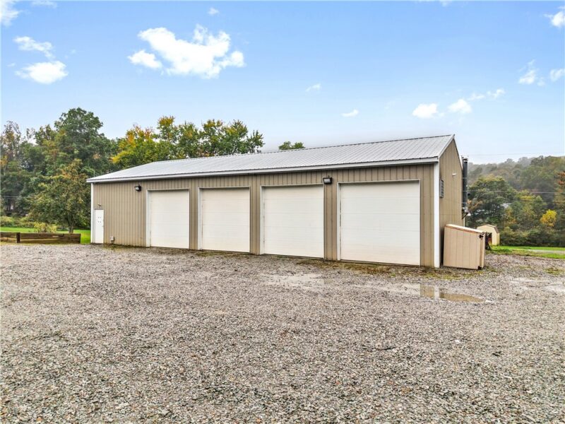 323 Crestview Dr