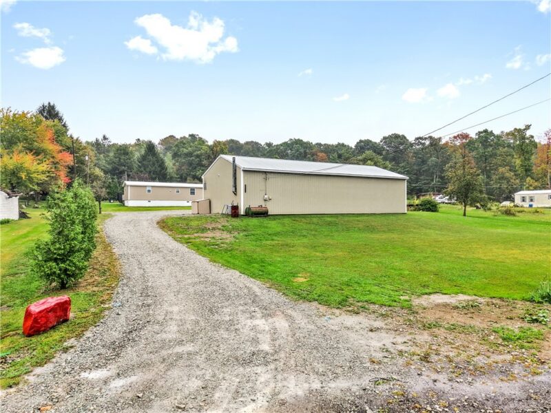 323 Crestview Dr — photo 3