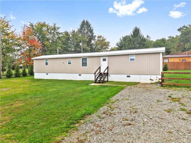 323 Crestview Dr — photo 4