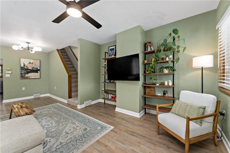 1929 W Beckert Ave — photo 4