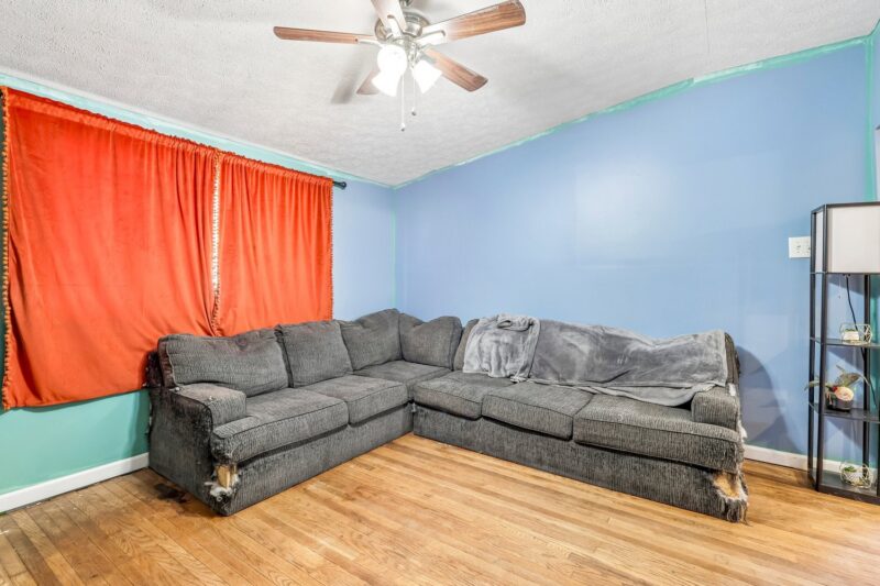 185 Center Ave — photo 7