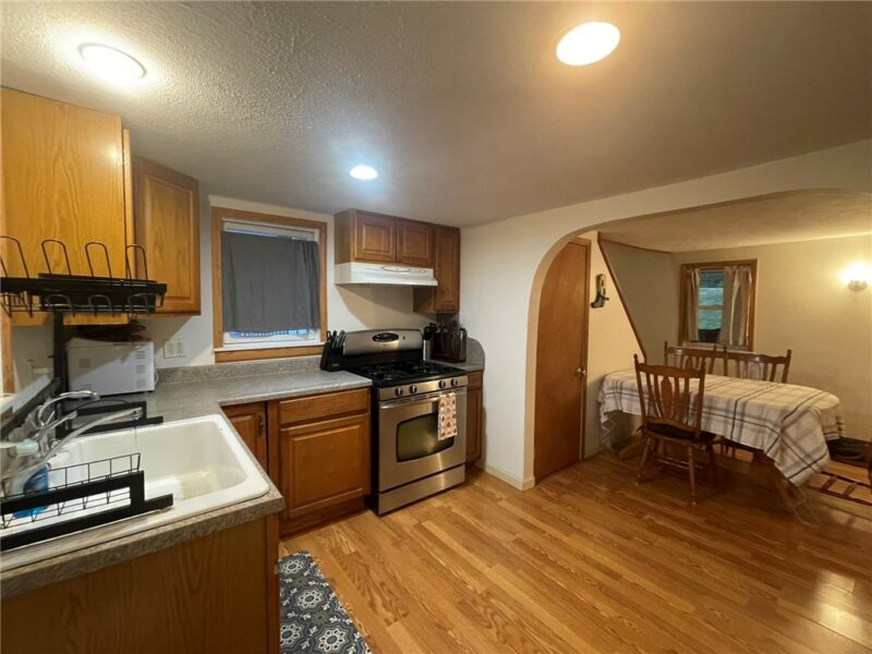 303 Broadway Ave — photo 7