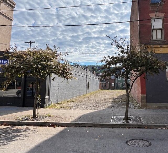 2524 E Carson St — photo 1