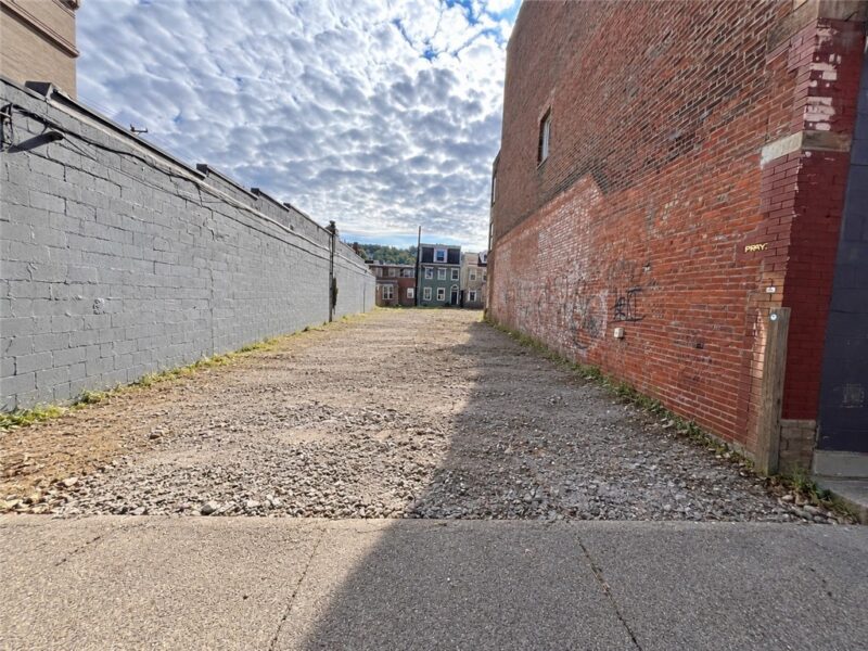 2524 E Carson St — photo 2