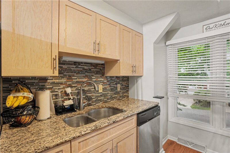 127 Spruce Ct — photo 5