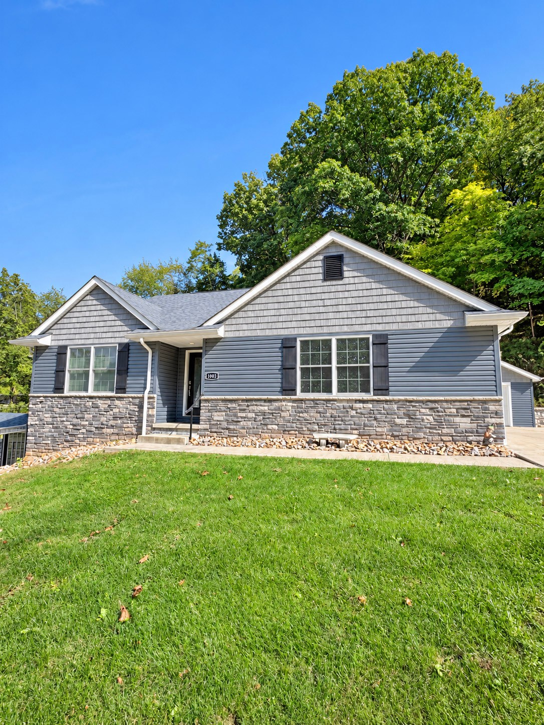 1003 Laurel Hill Dr — photo 1