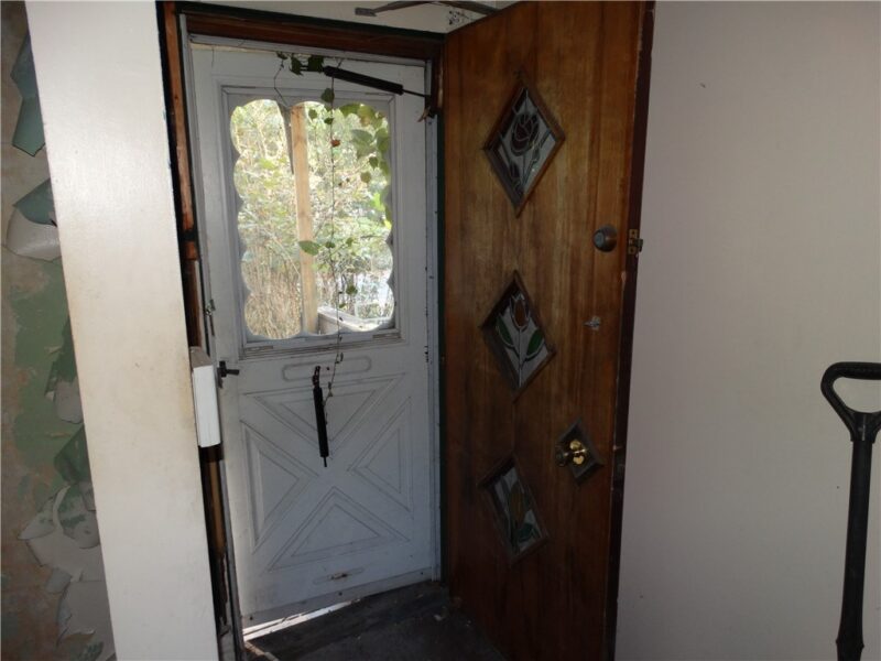 37 Kenwood Ave — photo 2