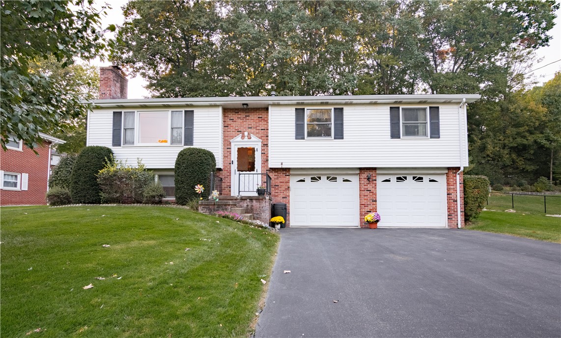211 Cherokee Dr — photo 1