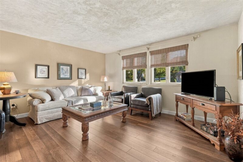 616 Carnival Dr — photo 8