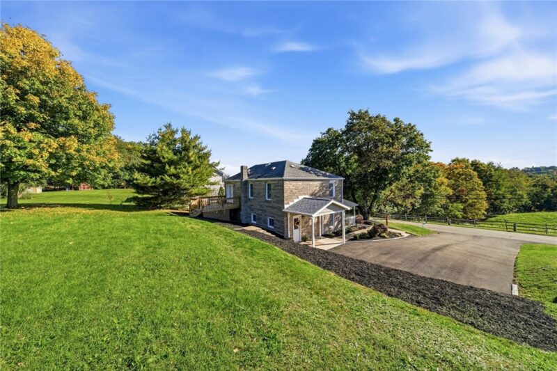 104 Moffett Run Rd — photo 3