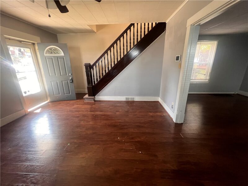 925 Leeds Ave — photo 5