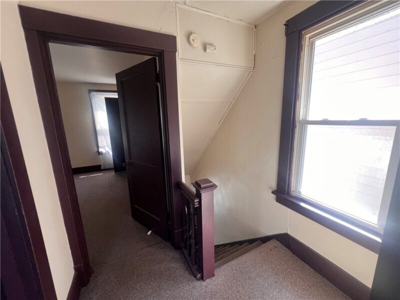 925 Leeds Ave — photo 8