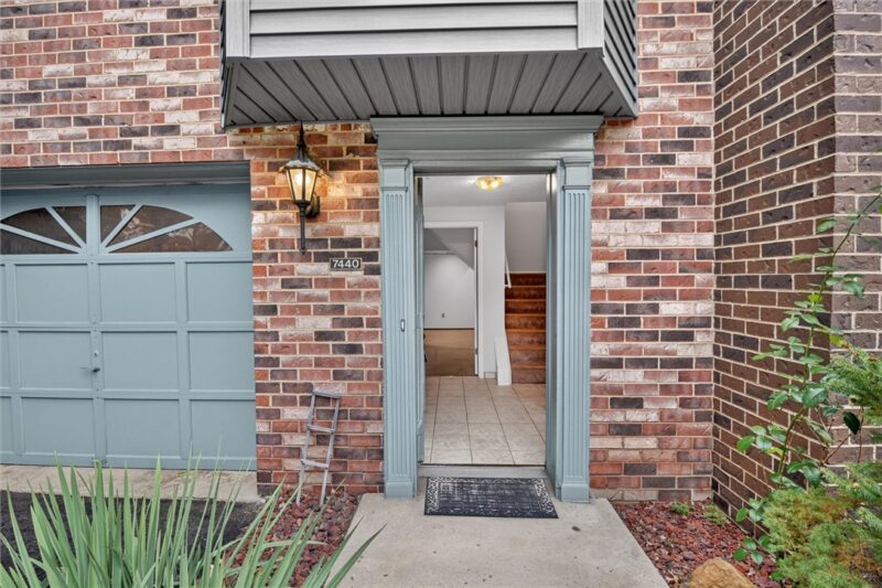 7440 Lighthouse Pt — photo 3