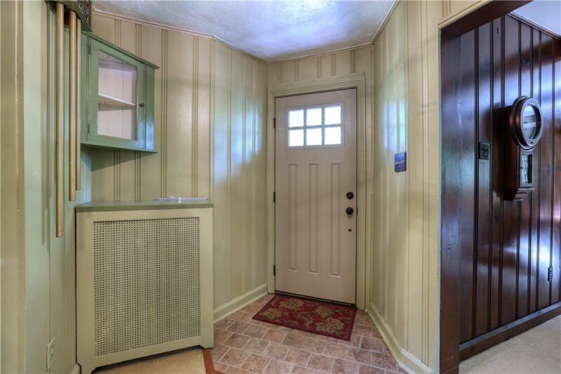 102 Hillcrest Avenue — photo 2