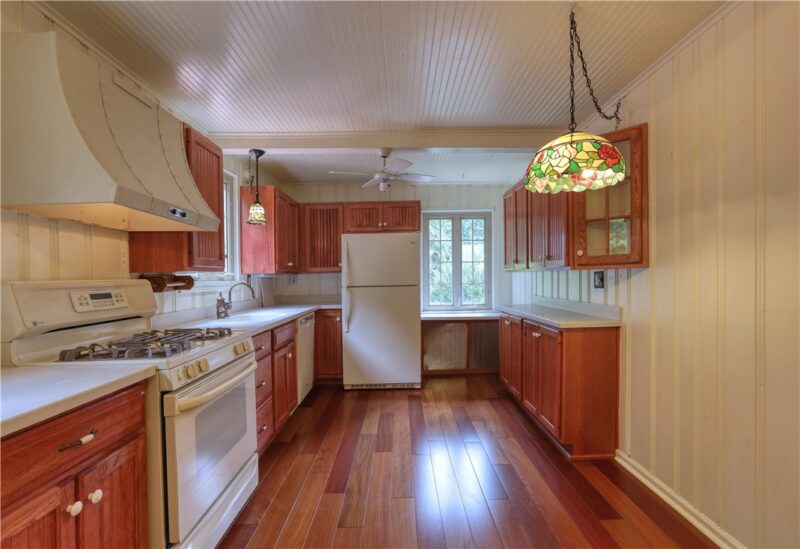 102 Hillcrest Avenue — photo 8