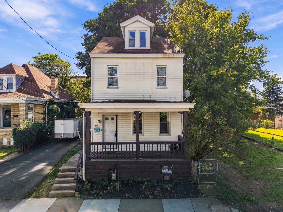 406 St Joseph STREET — photo 1