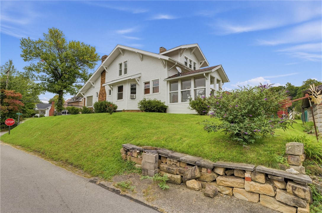202 Walnut Street — photo 1