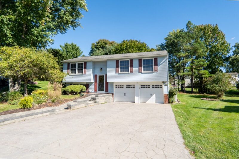 17 Wheatfield DRIVE — photo 4
