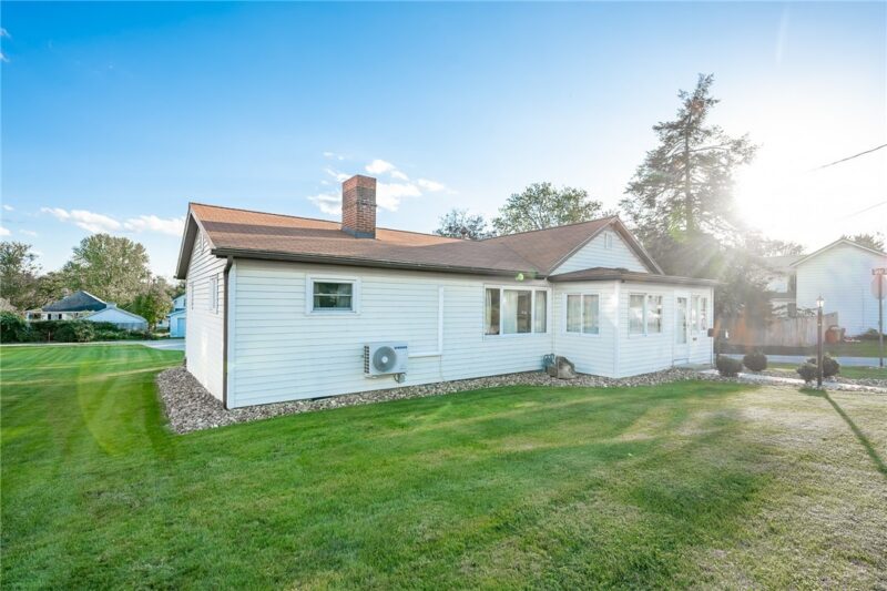 118 E Chestnut St — photo 3