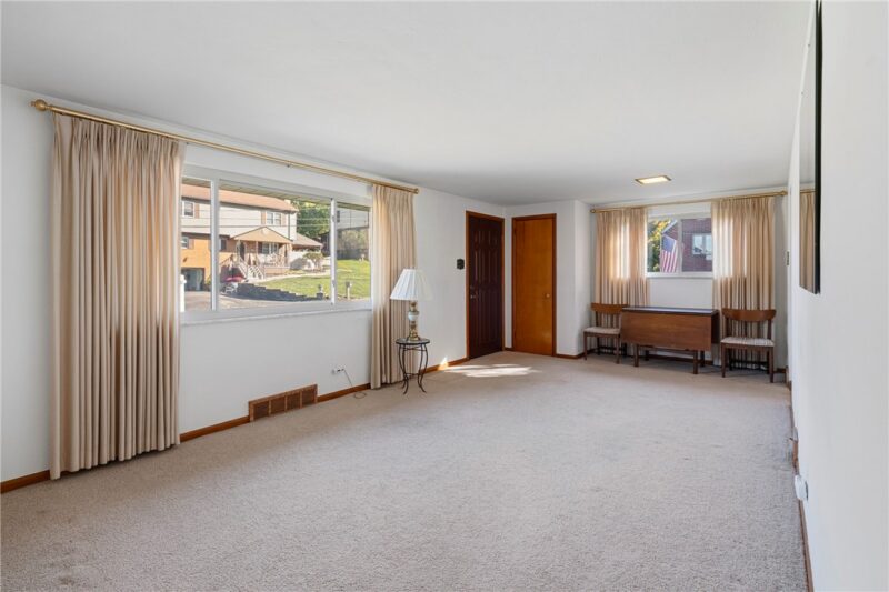 339 Iroquois Ave. — photo 2