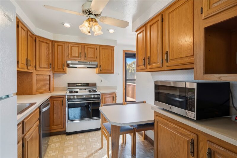 339 Iroquois Ave. — photo 5