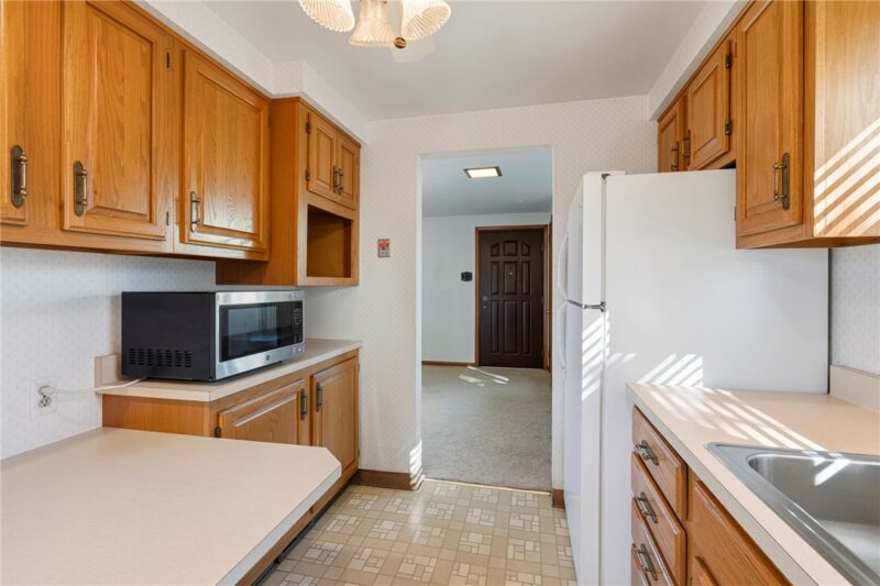 339 Iroquois Ave. — photo 7