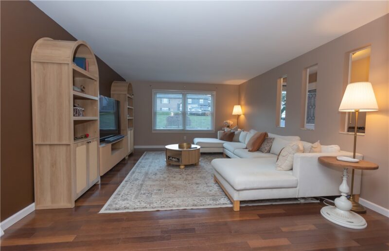 57 Norfolk Dr — photo 3