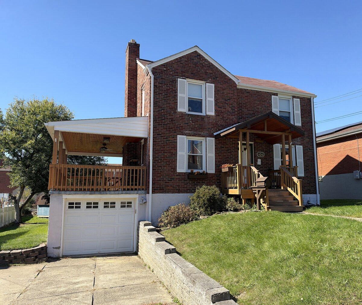 106 Franklin AVENUE — photo 1