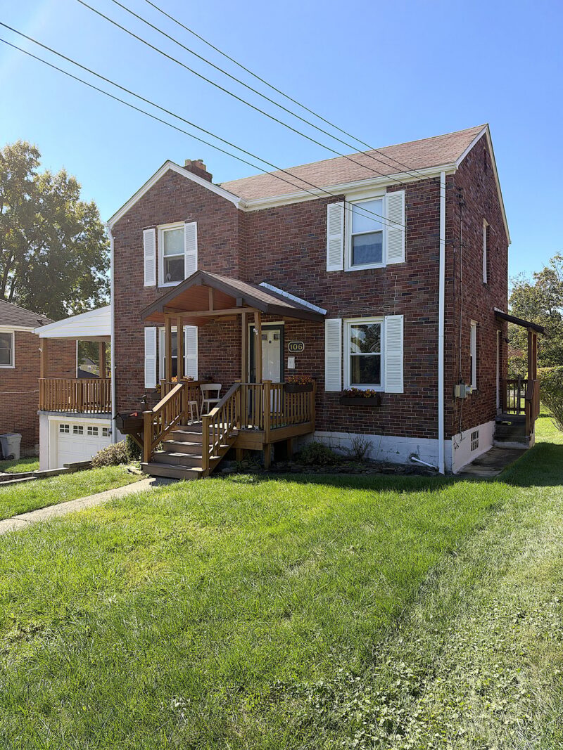 106 Franklin AVENUE — photo 2