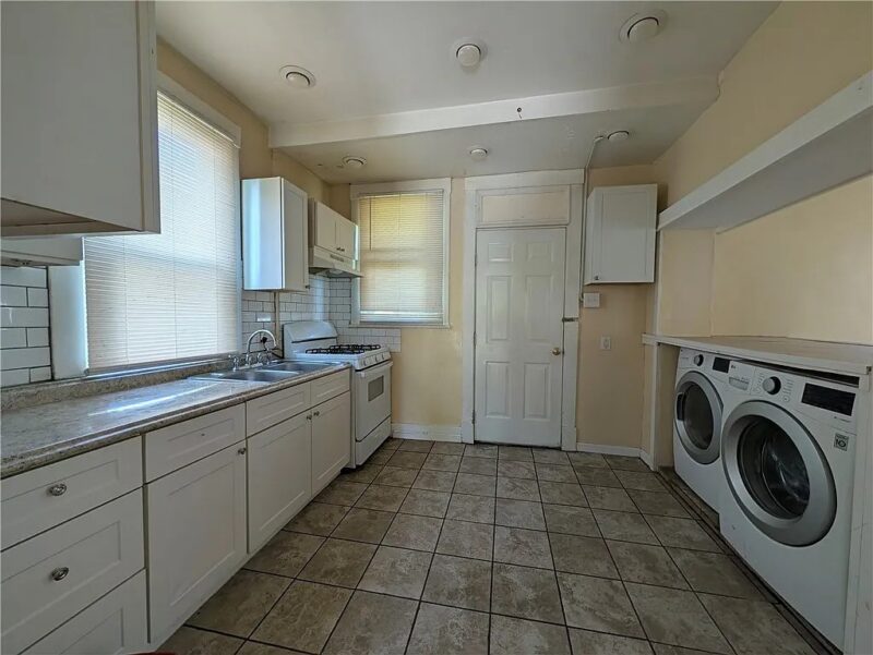 929 Summit Ave — photo 3
